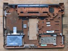 Нижня частина Packard&nbsp;Bell&nbsp;Easynote&nbsp;SL45